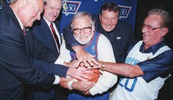 Muere "Ossie" Schectman, primer anotador de la NBA