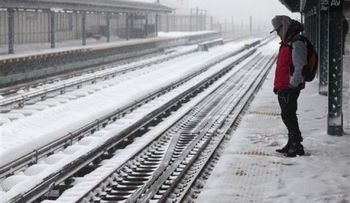 Reanudan tránsito en Nueva York tras azote tormenta de nieve Jonás