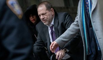 La modelo Claudia Salinas niega haber llevado a un hotel a la actriz Lauren  Young, para que Weistein abusara de ella 