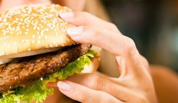 5 estrategias para evitar caer en la comida chatarra