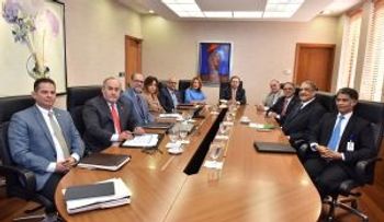 Gobernador del Banco Central discute con directivos AIRACl, Ley regula cooperativas de ahorro y crédito