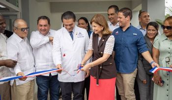 Gobierno entrega unidad de emergencia del Hospital Dr. Alejo Martínez García