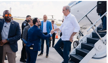 Luis Abinader llega a Miami para cumbre de Donald Trump