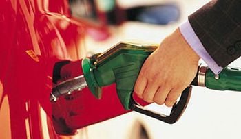 Gobierno aumenta RD$3.60 y 3.40 al precio de las gasolinas