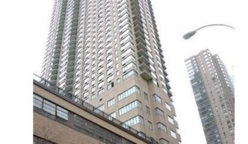 Padre e hijo mueren al caer de edificio de 52 pisos en NY