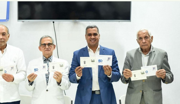 INPOSDOM concluyó su 62.º aniversario con una colección de sellos históricos