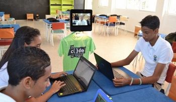 "Charlotte", primer maestro robot que imparte clases en RD
