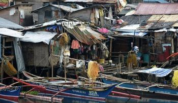 Tifón deja más de 100 muertos en Filipinas