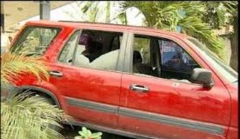 Mueren dos alegados delincuentes; otro herido