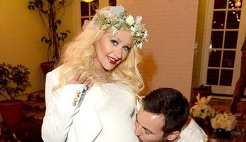 La cantante Christina Aguilera da a luz una niña llamada Summer Rain