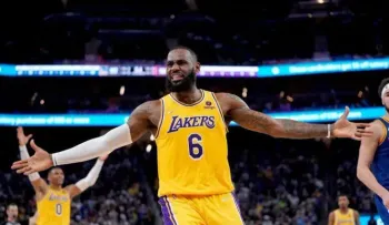 Noche histórica para LeBron James