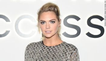 Tras denuncia de acoso sexual de la modelo Kate Upon, se desploman las acciones de Guess