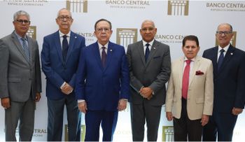 BCRD aperturaexposición "Especímenes de billetes de América" en su Museo Numismático y Filatélico