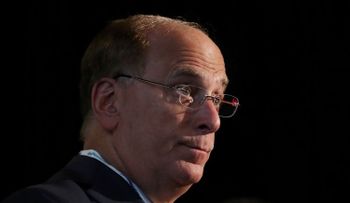 Larry Fink, el mago de las finanzas, y sus recomendaciones para enfrentar crisis económica