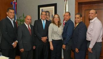 Alcalde Juan de los Santos lanza sus aspiraciones al Comité Político PLD