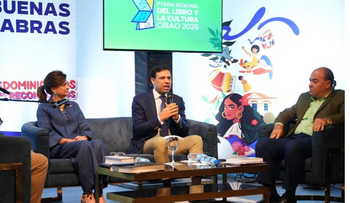Raquel Peña impulsa la lectura juvenil en Feria del Libro del Cibao 2026
