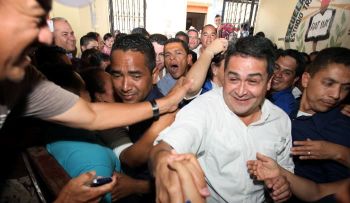 El oficialismo aventaja elecciones en Honduras, según primer resultado