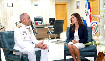 Embajadora de EE. UU. se reúne con presidente de la DNCD