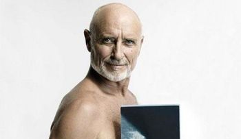 Los hombres también contraen cáncer de mama.