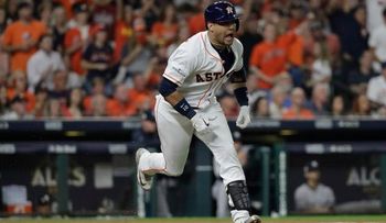MLB podría sancionar a Gurriel por gesto racista