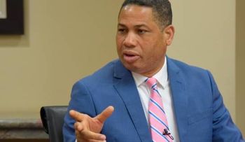 Trajano preocupado por crisis del PLD; propone cumbre entre Danilo y Leonel 
