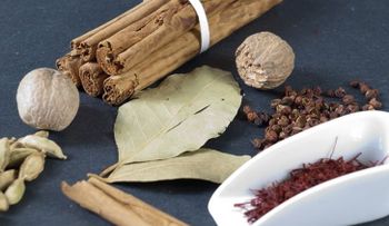 Quema grasa y baja de peso con este té de canela y laurel