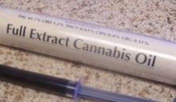 Este hombre se curó de cáncer con un tratamiento a base de aceite de cannabis!