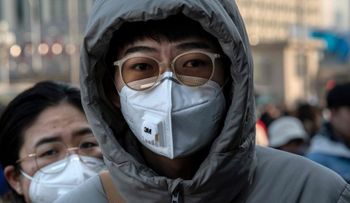 Suben a  304 muertes por coronavirus en China y a 14 mil 380 los afectados