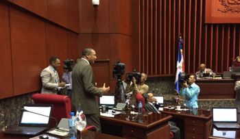 El PLD y la oposición dividido con Ley que busca regular la política en RD 