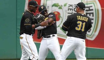Con jonrón de Davis, Piratas vencen a Cardenales 