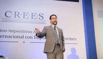 Economista explica razones desplome petróleo no se refleje en precios de RD