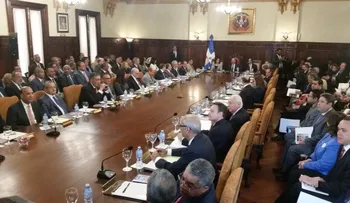 Danilo deja fuera de reunión Consejo de Gobierno a varios funcionarios que llegaron tarde 