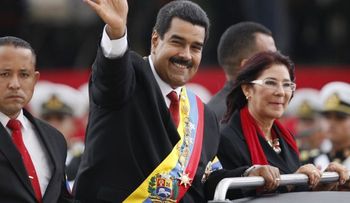 Presidente de Venezuela se casa con exprocuradora