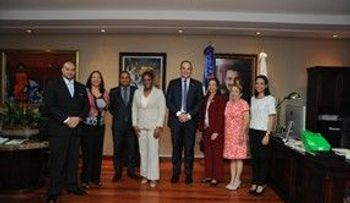 Delegación de Curazao visita Ministro Industria y Comercio