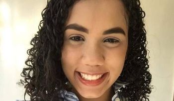 Denuncia que un banco de RD le negó el trabajo por tener el cabello rizo