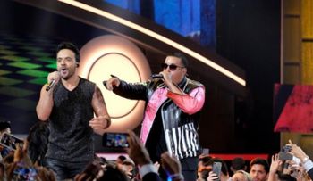 El éxito de la música latina en Spotify llega a los escenarios