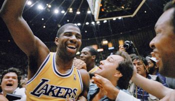 Los Ángeles Lakers anunciaron el regreso de "Magic" Johnson