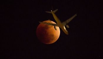 Estas son las mejores fotos del eclipse total de la superluna azul de sangre