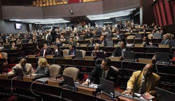Cámara aprueba Ley  regula los salarios en la administración pública