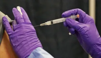 EEUU avisa que dosis de refuerzo salvaría 90.000 vidas en lo que queda de año