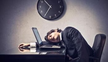Personas que trabajan varios turnos, pueden ser más obeso 