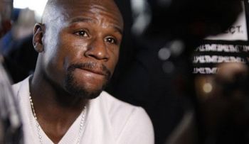Mayweather dice que negocia para enfrentar a Pacquiao