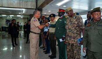 Defensa fortalece cooperación con visita de Kenia