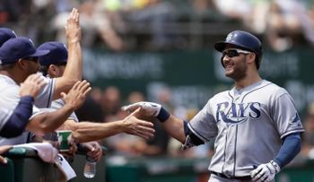 Rays evitan barrida en Oakland 