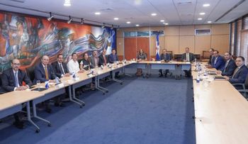 Valdez Albizu: decisiones del Gobierno encaminan RD a la estabilidad económica y mejora del empleo 