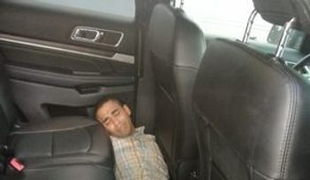 Fue un auto robo planificado del hombre encontrado amarrado dentro de vehículo; dice la PN