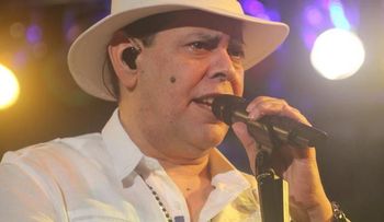 Fernando Villalona cumple hoy 59  años de edad