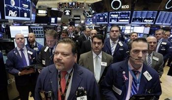 Wall Street cierra al alza tras anuncio de Fed sobre tasas
