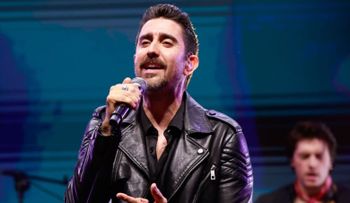 Alex Ubago celebra 25 años de carrera con emotivo concierto en Santo Domingo