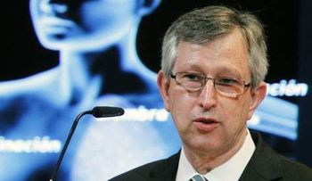 Asegura que en menos de 50 años el cáncer será dominado